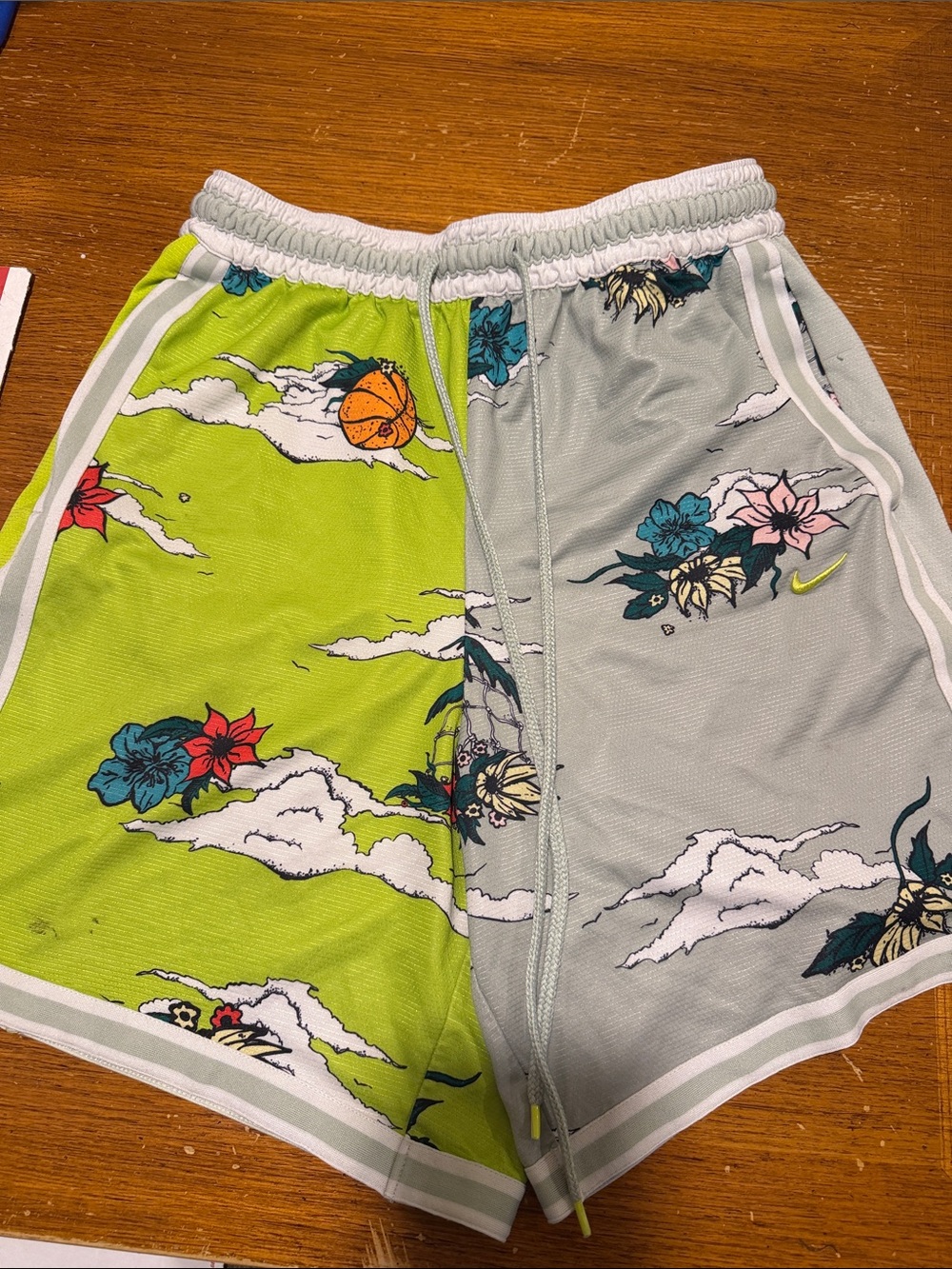Nike Men’s Two-Tone Floral Basketball Shorts - XL